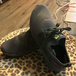 🩷Women’s New Balance•Size 8•🩷